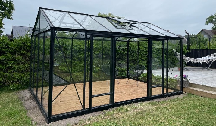 stikla verandas darbi kvalitativas aluminija siltumnicas polikarbonata stikla gardenis aluvilla ventus melna.jpg