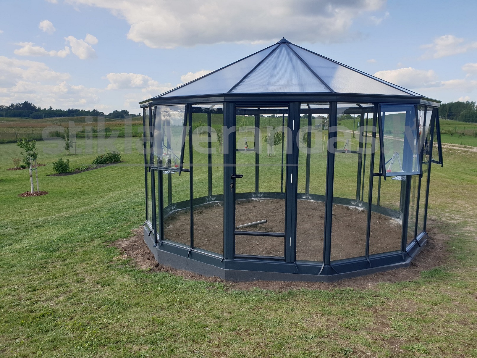 Paviljons Aluminija Stikla Apals 1